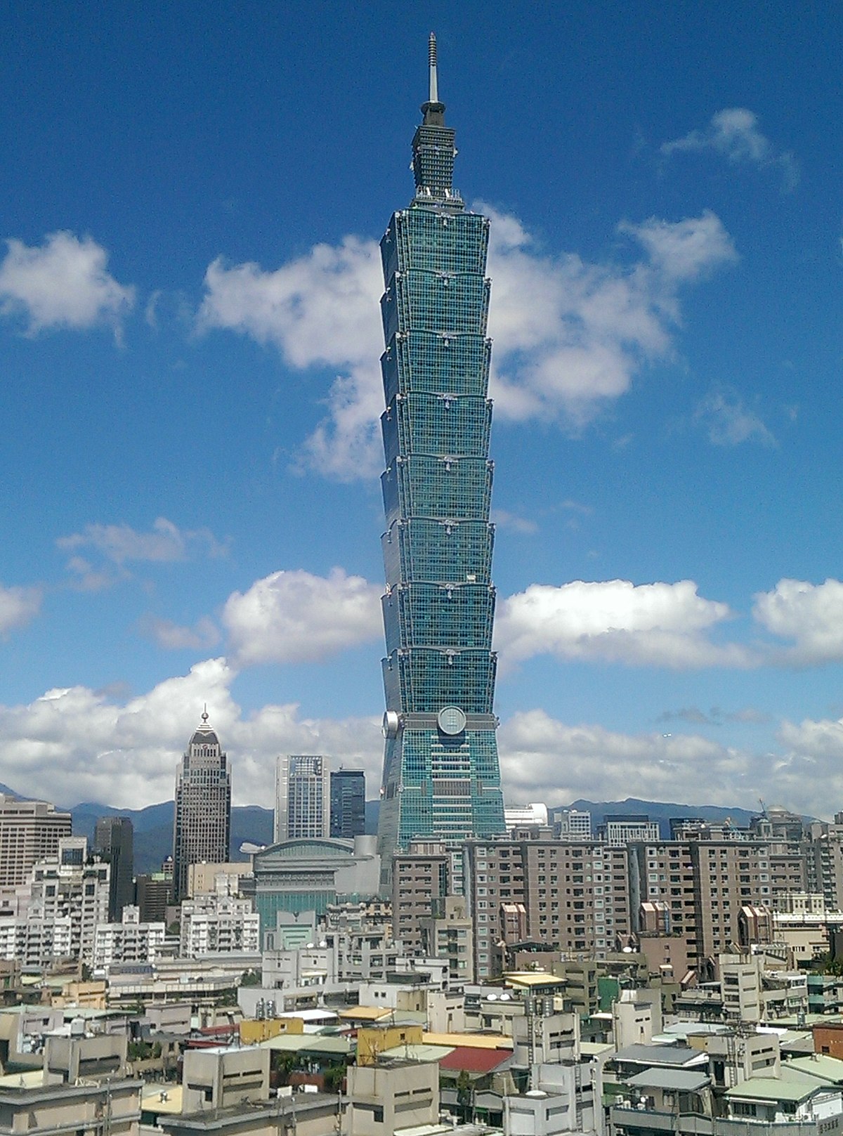 2.تایپه ۱۰۱ (Taipei 101)